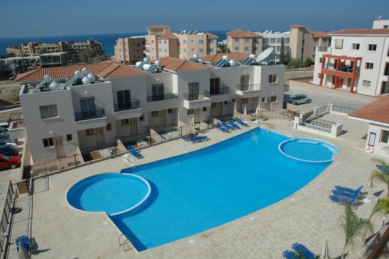 Ifestos Kings Resort Appartment Пафос Екстериор снимка