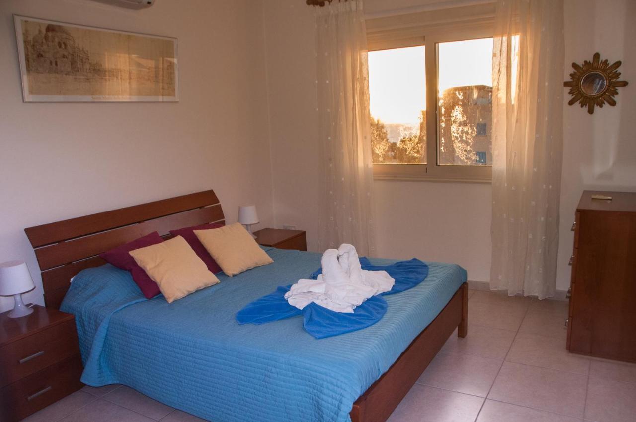 Ifestos Kings Resort Appartment Пафос Екстериор снимка