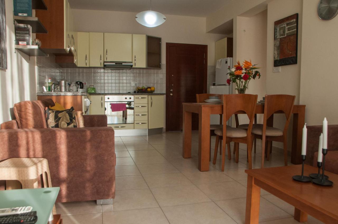 Ifestos Kings Resort Appartment Пафос Екстериор снимка