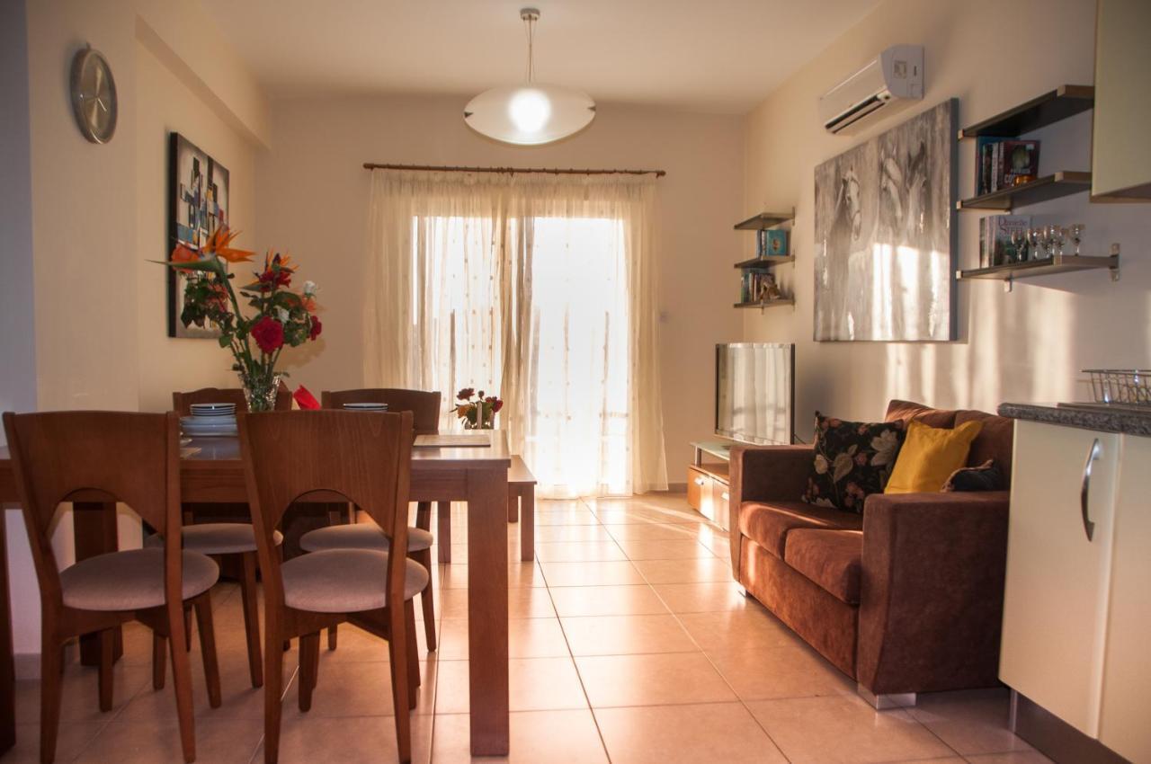Ifestos Kings Resort Appartment Пафос Екстериор снимка