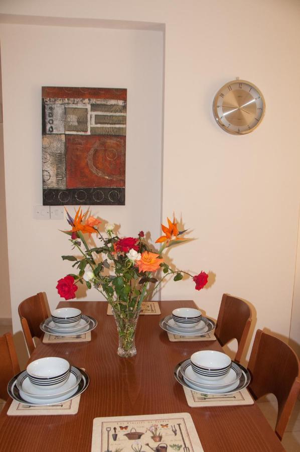 Ifestos Kings Resort Appartment Пафос Екстериор снимка